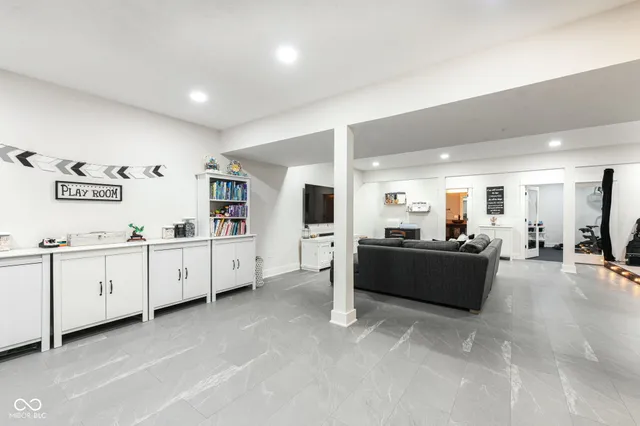 $1,299,000 | 9271 North 400 East, Greenfield, IN 46140