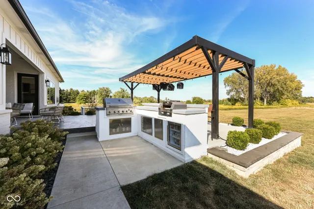 $1,299,000 | 9271 North 400 East, Greenfield, IN 46140