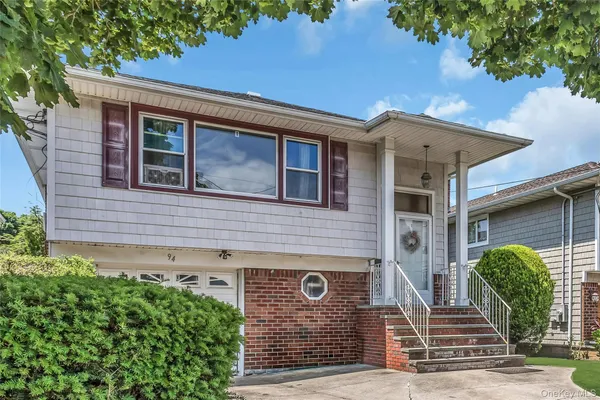 $898,000 | 94 Union Place, Lynbrook, NY 11563