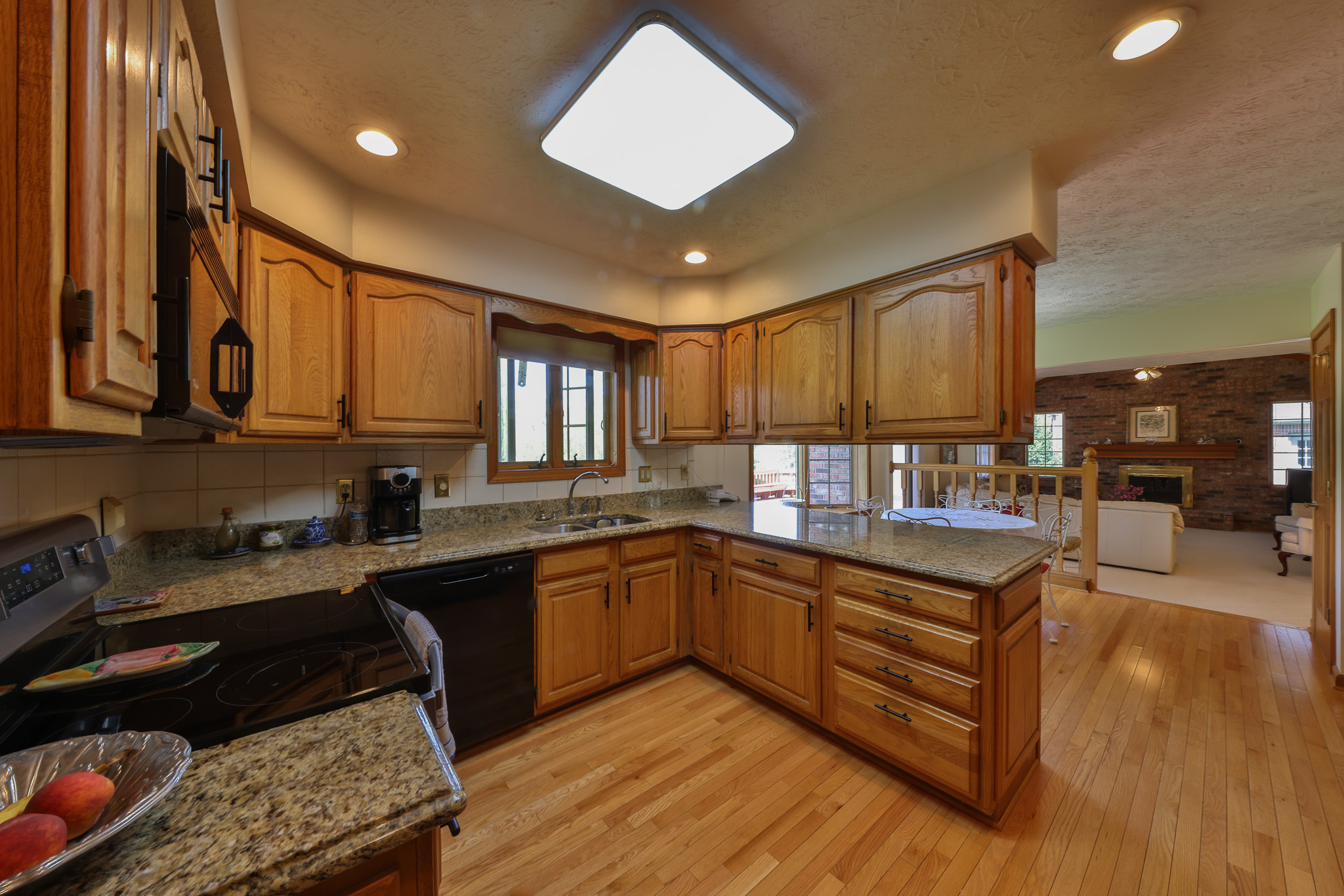 8670 Promontory Road Indianapolis, IN 46236 - Photo 5 of 23 Gallery Image 5