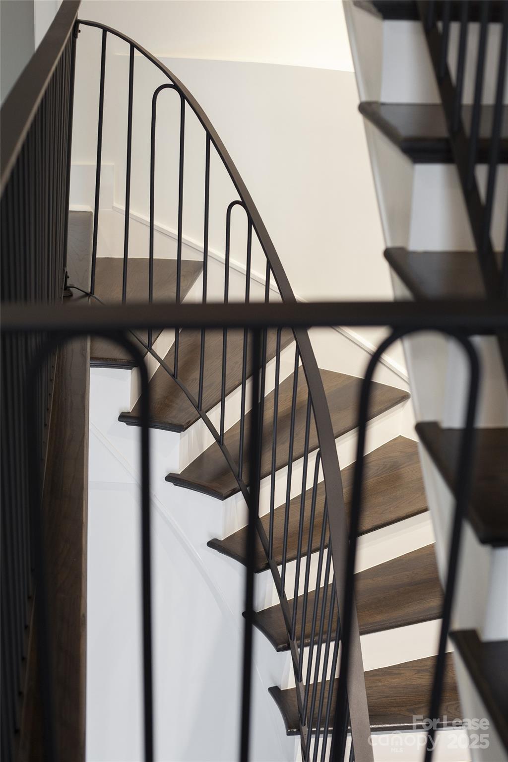 5024 Gilchrist Road Charlotte, NC 28211 - Photo 37 of 48 a view of entryway