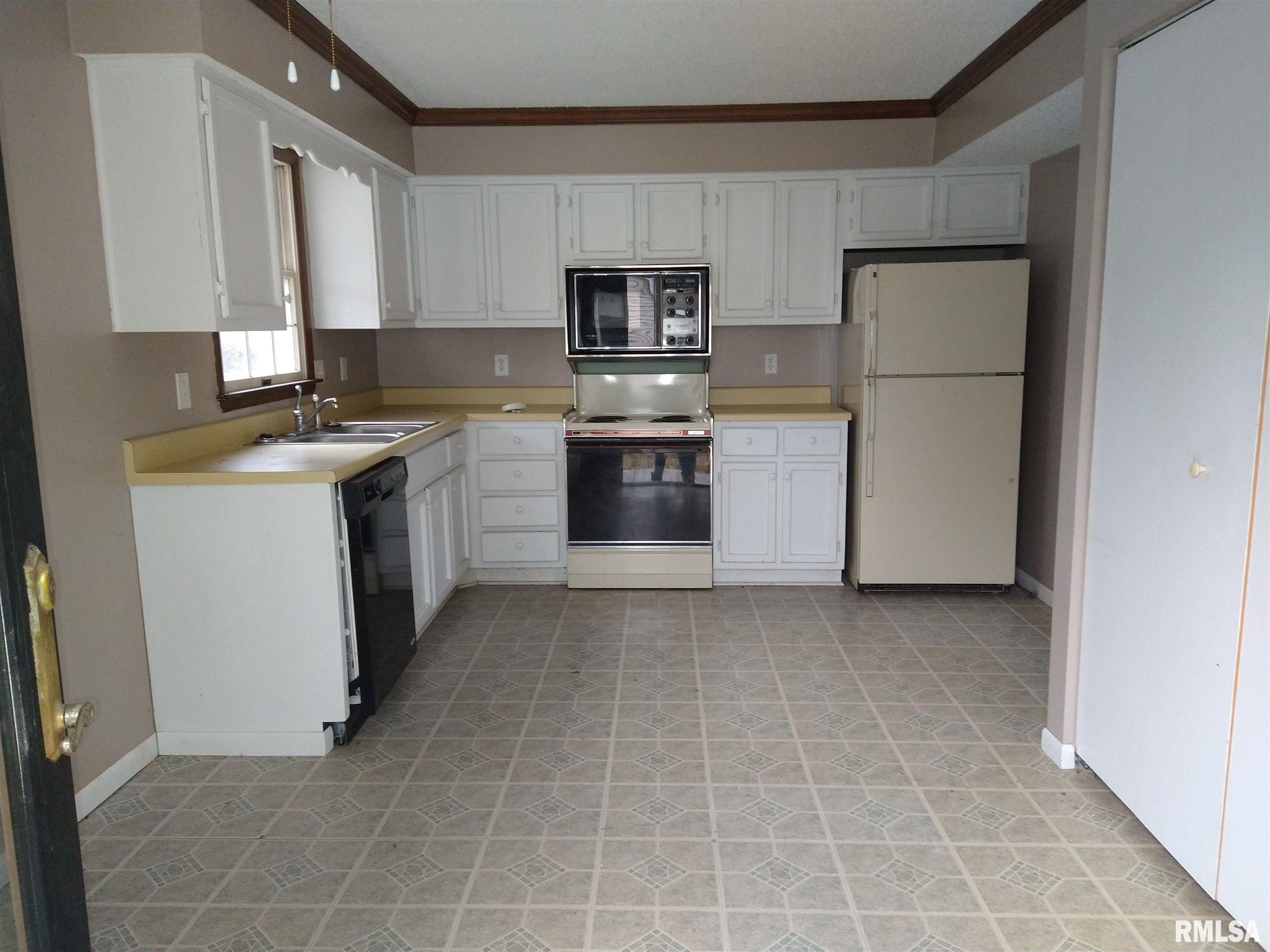 213-215 Bellerive Road, Unit 2 Springfield, IL 62704 - Photo 3 of 6