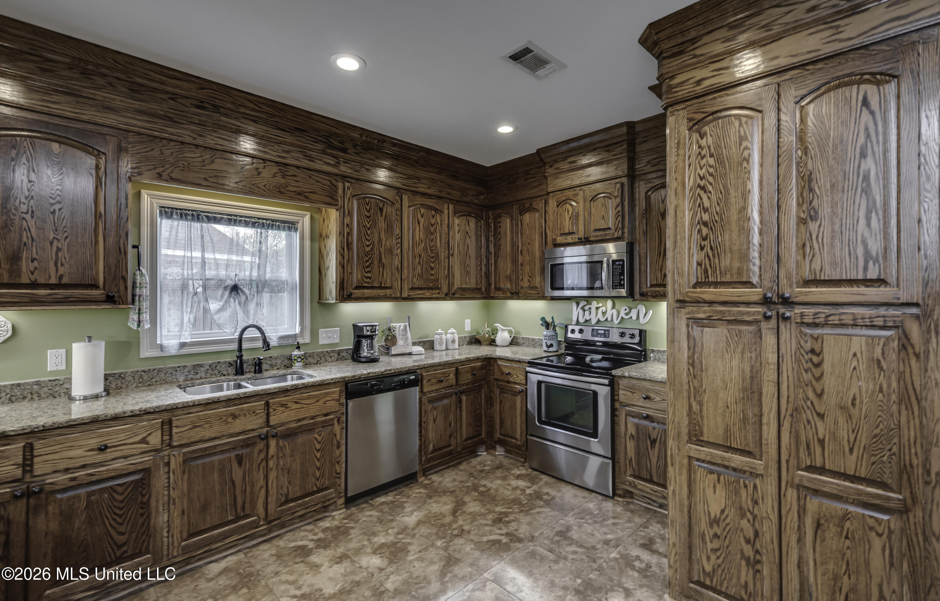 23 Dawnview Drive Brandon, MS 39042 - Photo 16 of 55 23 Dawnview Dr--36