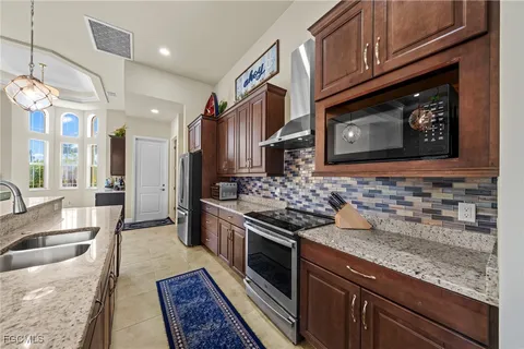 $865,000 | 1515 Southwest 43rd Terrace, Cape Coral, FL 33914