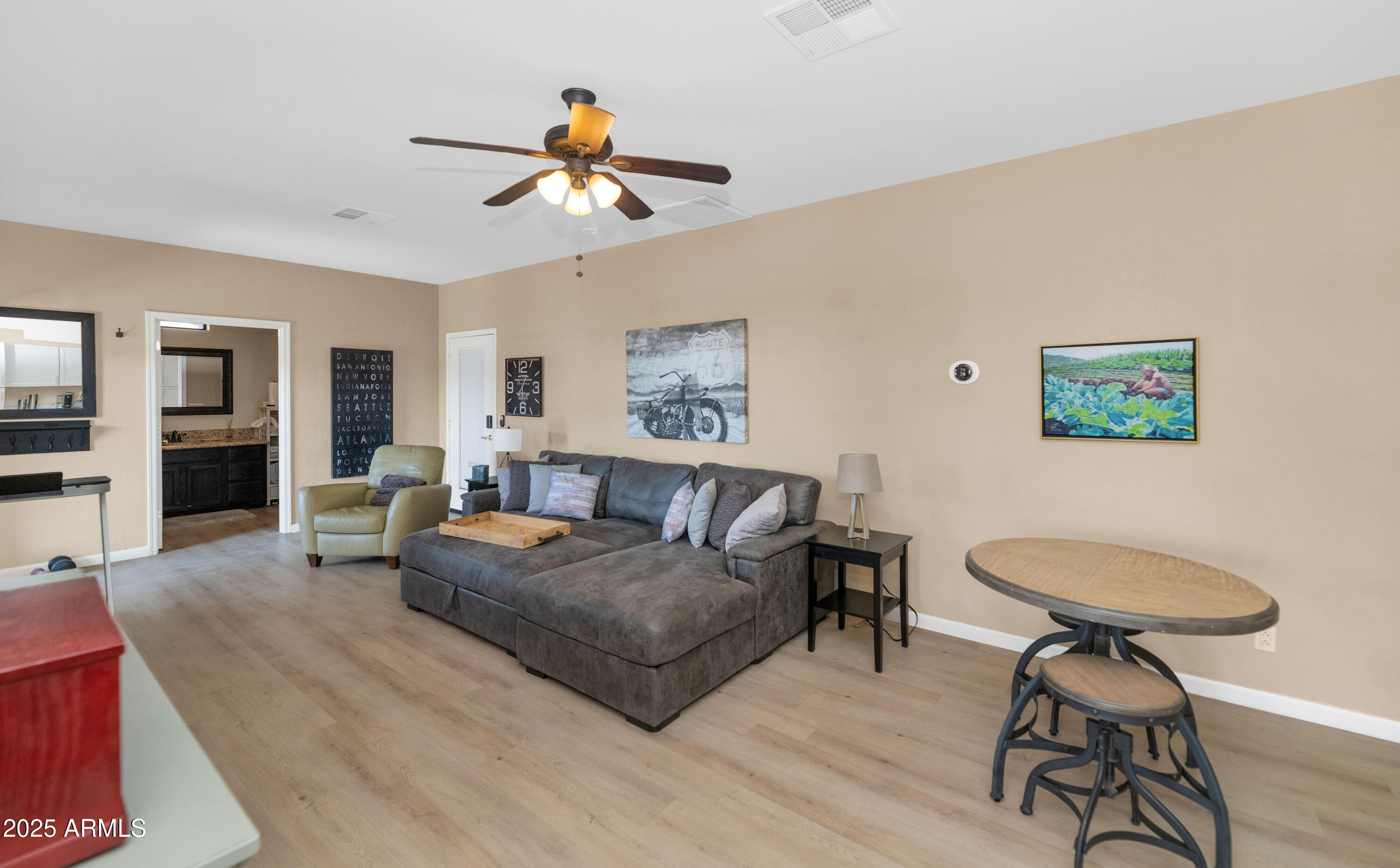 3030 West Irvine Road Phoenix, AZ 85086 - Photo 36 of 51 Guest House Living