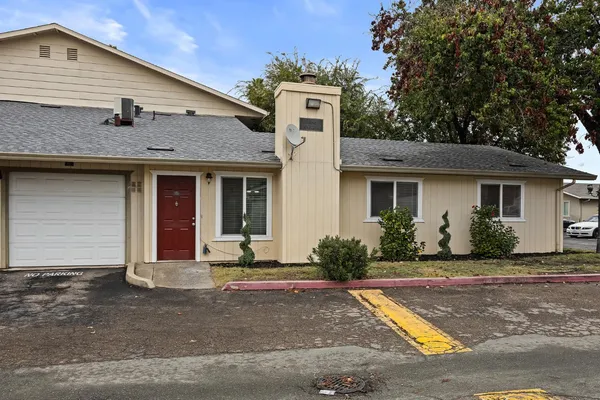 $240,000 | 1819 South Cherokee Lane, Unit 67, Lodi, CA 95240