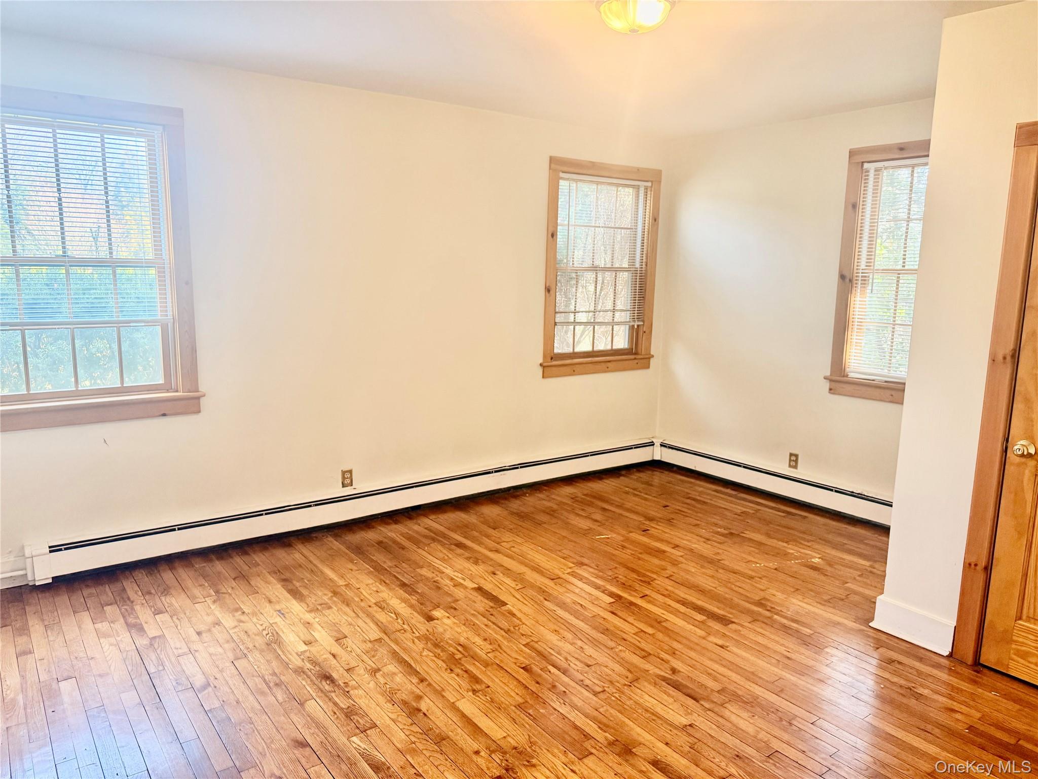 953 Ripley Lane Oyster Bay, NY 11771 - Photo 16 of 21