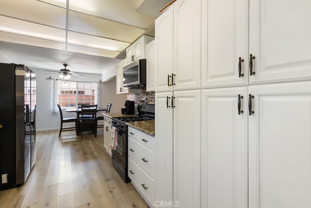 340 East Old Mill Road Corona, CA 92879 - Photo 7 of 35