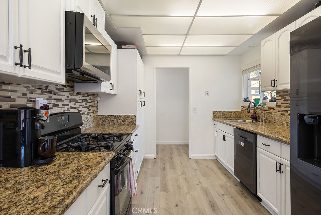 340 East Old Mill Road Corona, CA 92879 - Photo 8 of 35