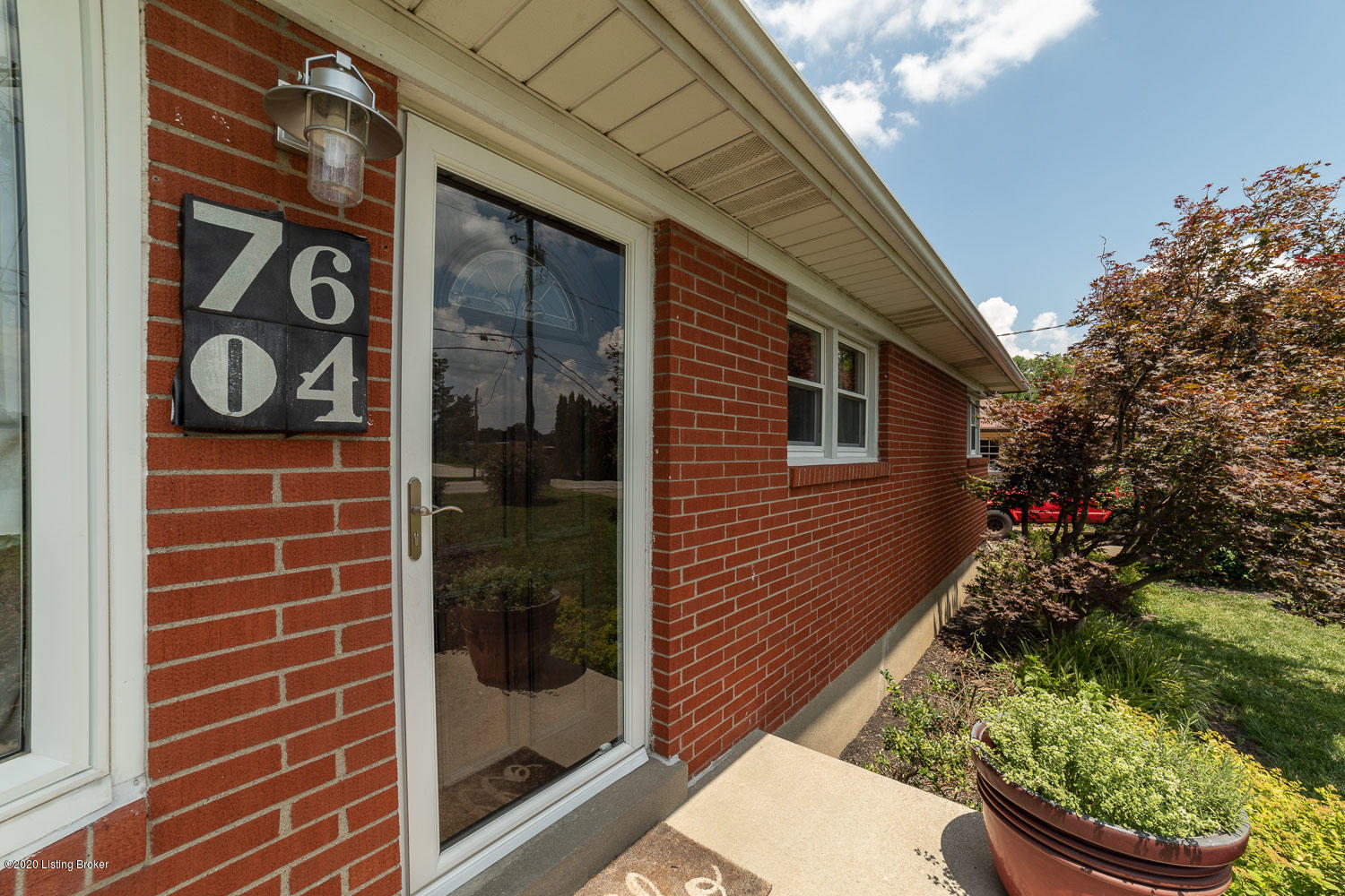 7604 Smyrna Road Louisville, KY 40228 - Photo 4 of 63 Smyrna004