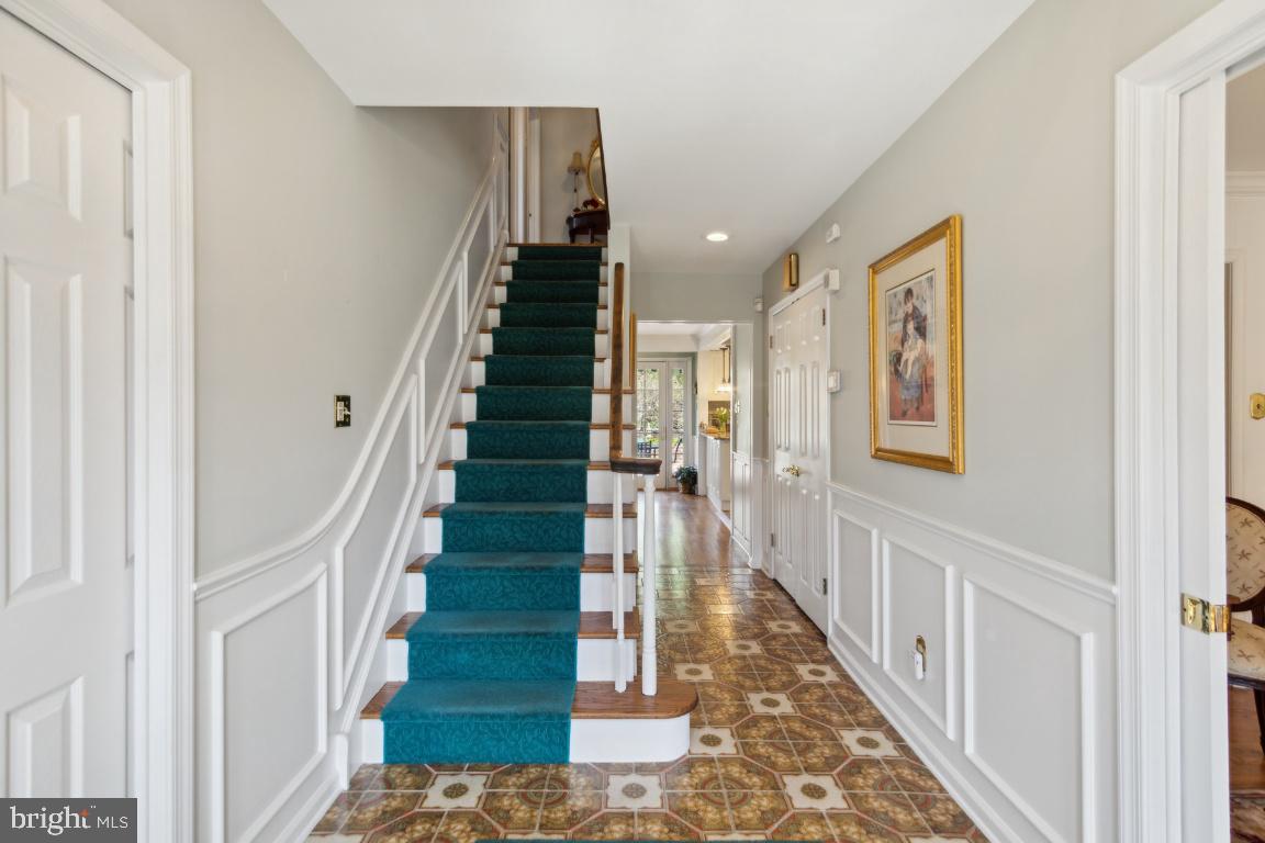 220 Hamilton Road Marlton, NJ 08053 - Photo 3 of 39 Large Foyer