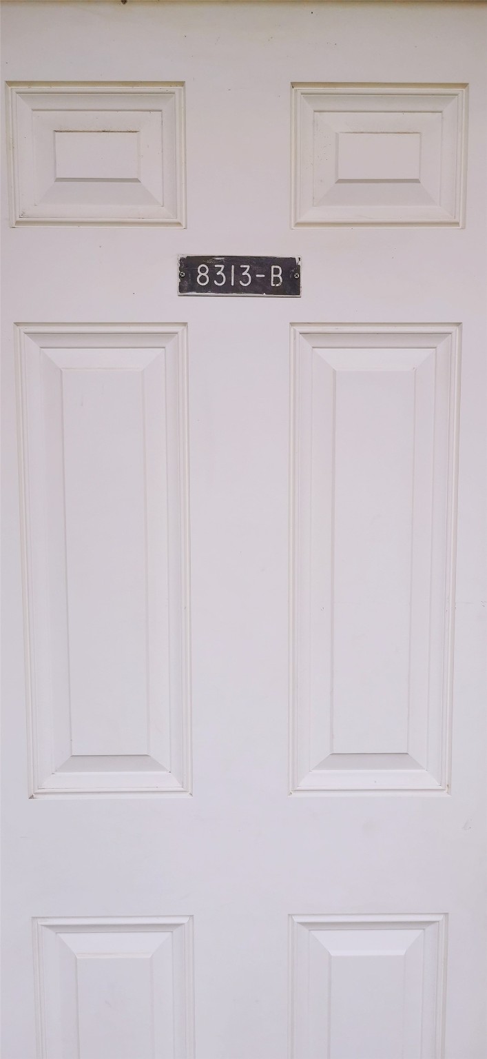 8313 Augustine Drive, Unit B Houston, TX 77036 - Photo 4 of 34 a close view of door