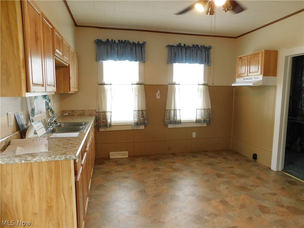 228 Rhodes Street Dillonvale, OH 43917 - Photo 5 of 23 Gallery Image 5