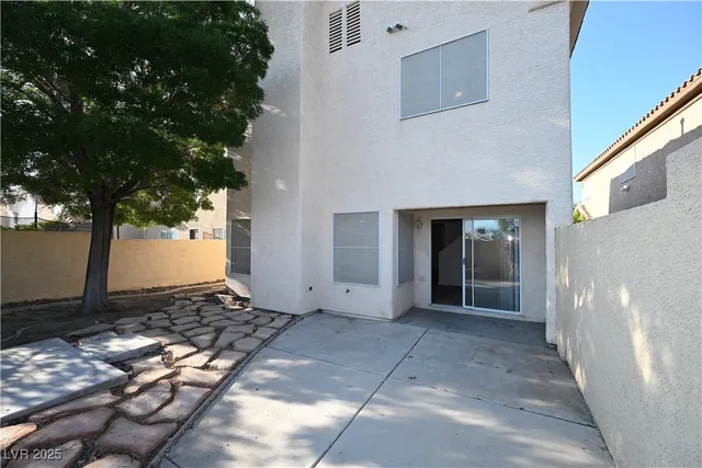 $1,975 | 8336 Maplestar Road, Las Vegas, NV 89128