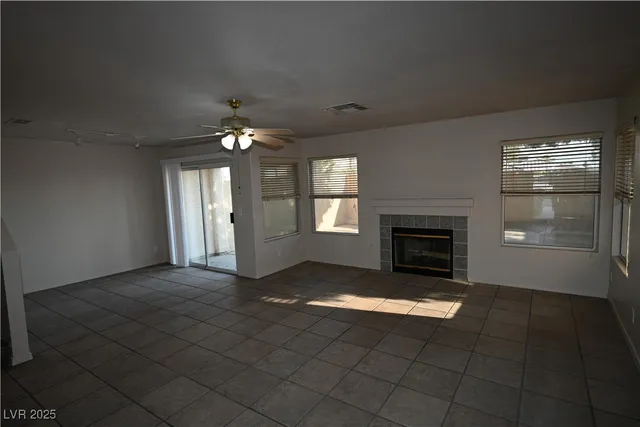 $1,975 | 8336 Maplestar Road, Las Vegas, NV 89128