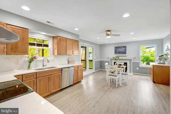 $885,000 | 13521 Brightfield Lane, Herndon, VA 20171