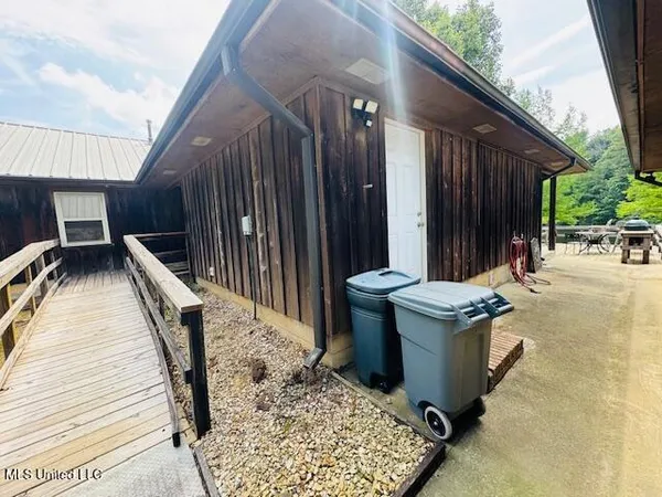 $899,950 | 2360 Sullivan Road, Meadville, MS 39653