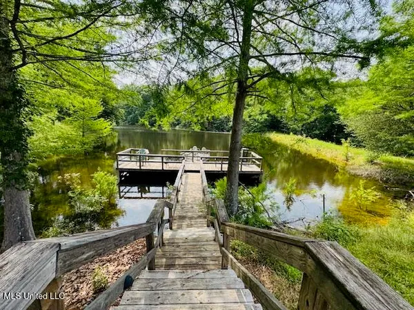 $899,950 | 2360 Sullivan Road, Meadville, MS 39653