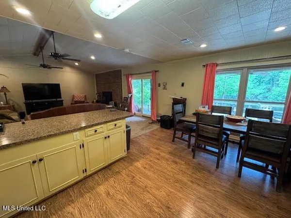 $899,950 | 2360 Sullivan Road, Meadville, MS 39653