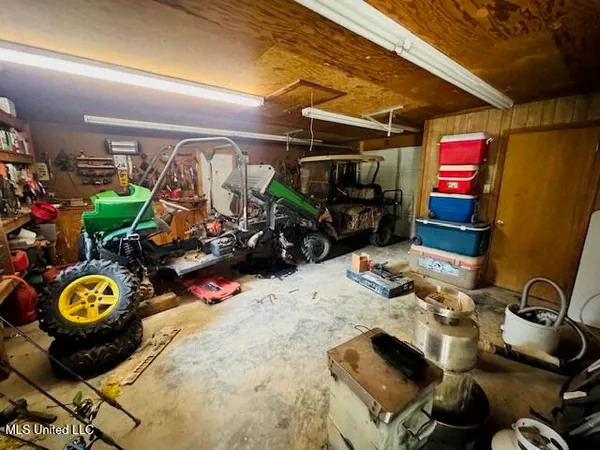 $899,950 | 2360 Sullivan Road, Meadville, MS 39653