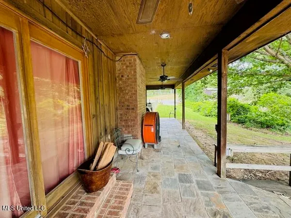 $899,950 | 2360 Sullivan Road, Meadville, MS 39653