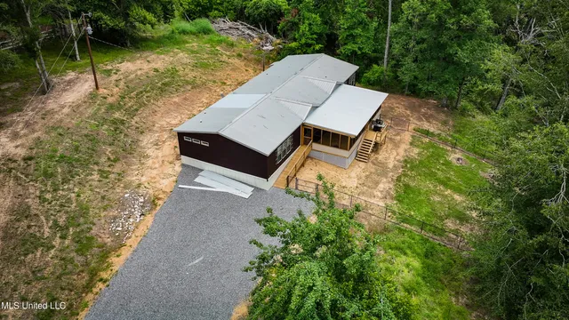 $999,950 | 2360 Sullivan Road, Meadville, MS 39653