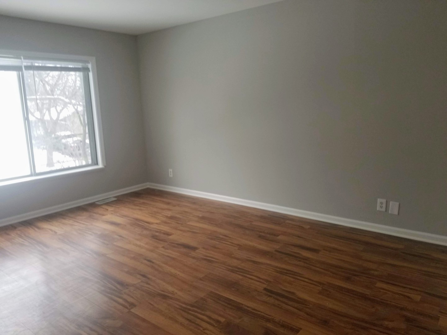 203 Hadleigh Road Bolingbrook, IL 60440 - Photo 3 of 18