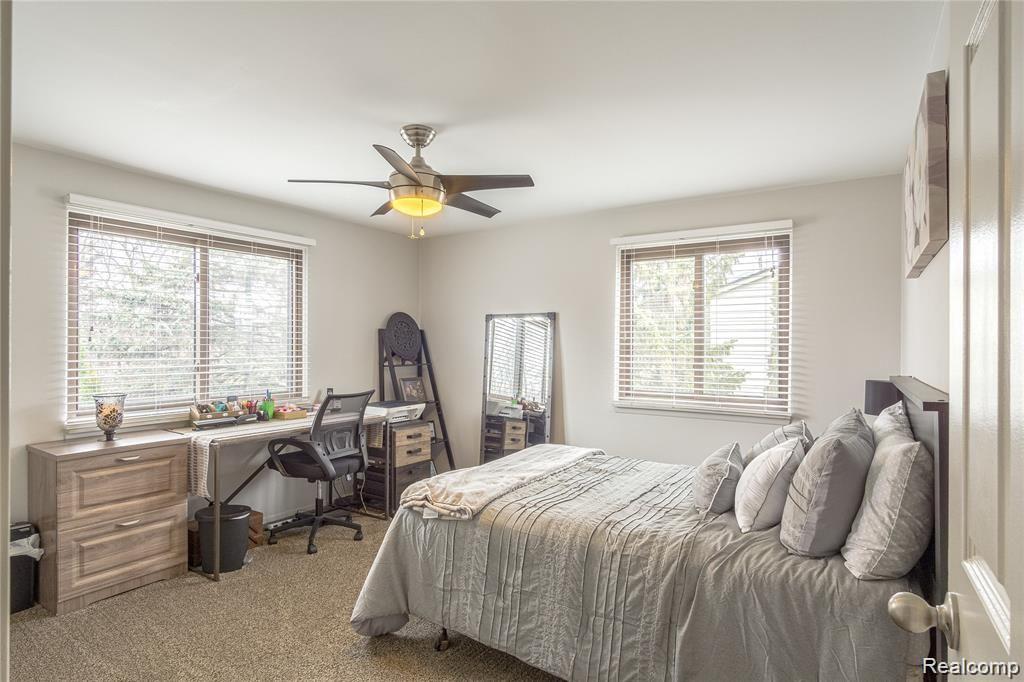 2810 Sandhurst Rochester Hills, MI 48307 - Photo 27 of 33