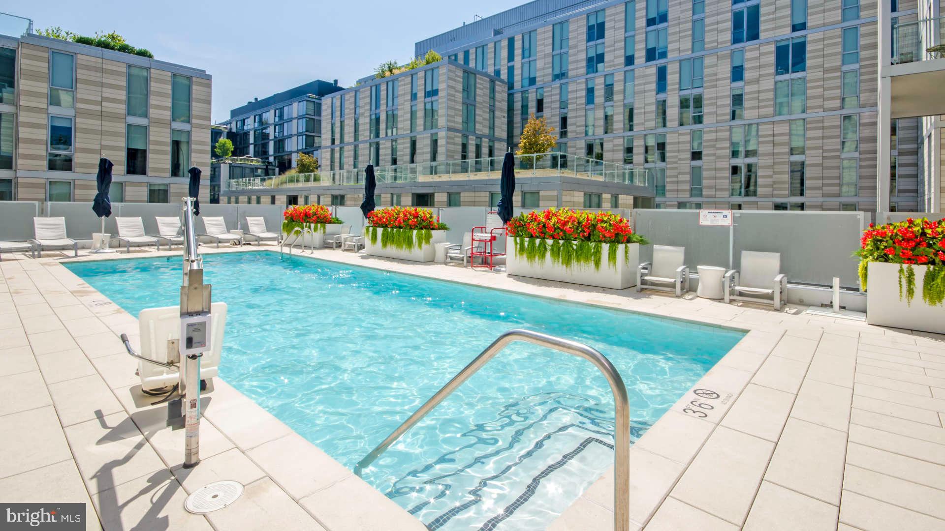 925 H Street Northwest, Unit 516 Washington, DC 20001 - Photo 21 of 37 Residence Accessible Pool
