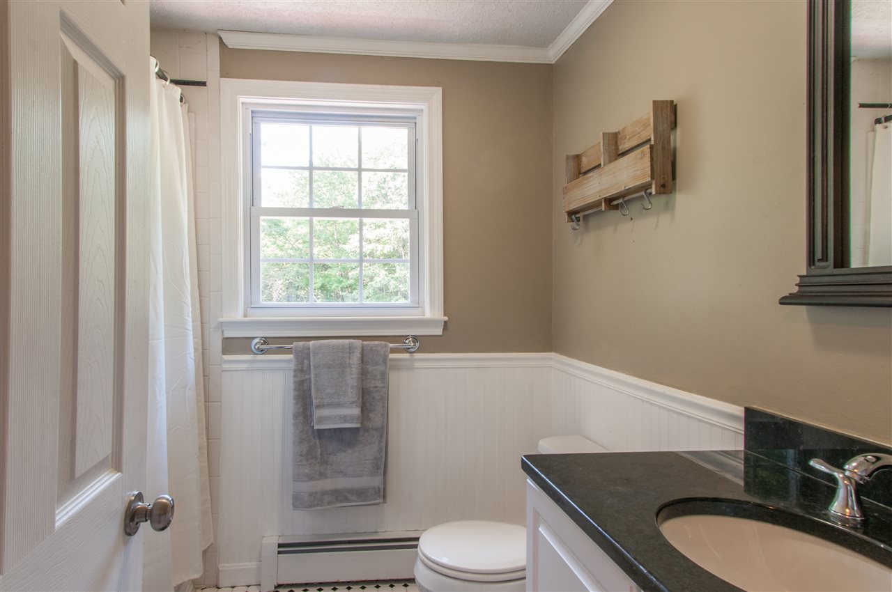 2 Taryn Road Derry, NH 03038 - Photo 25 of 35