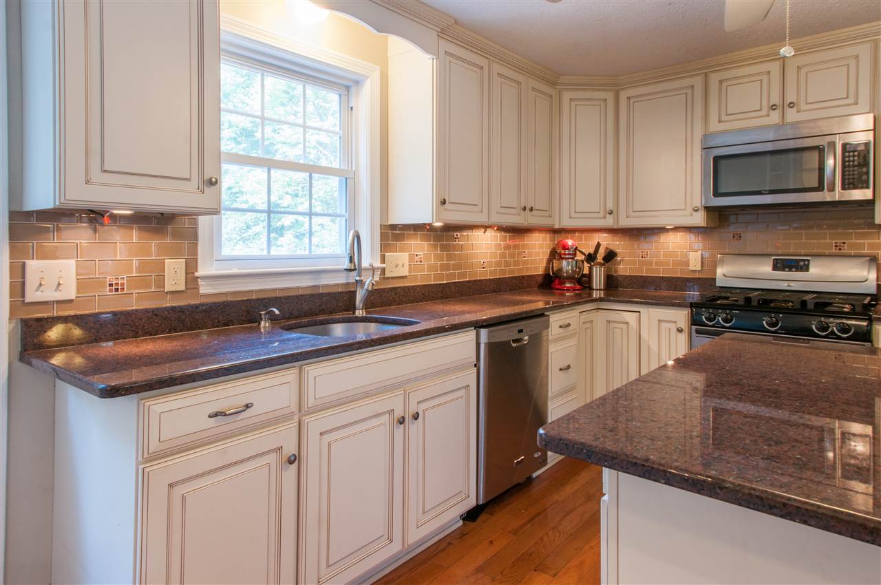 2 Taryn Road Derry, NH 03038 - Photo 10 of 35
