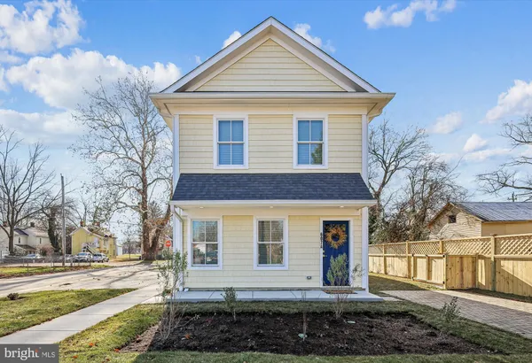 $3,400 | 607 A North Street, Easton, MD 21601