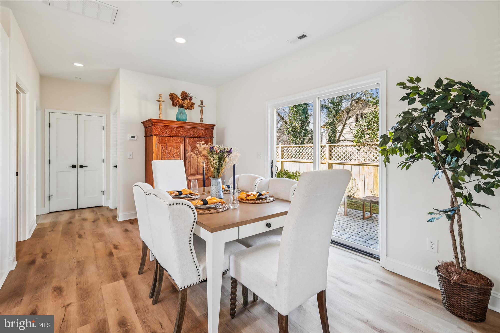607 A North Street Easton, MD 21601 - Photo 12 of 34 Dining Area with slider to patio