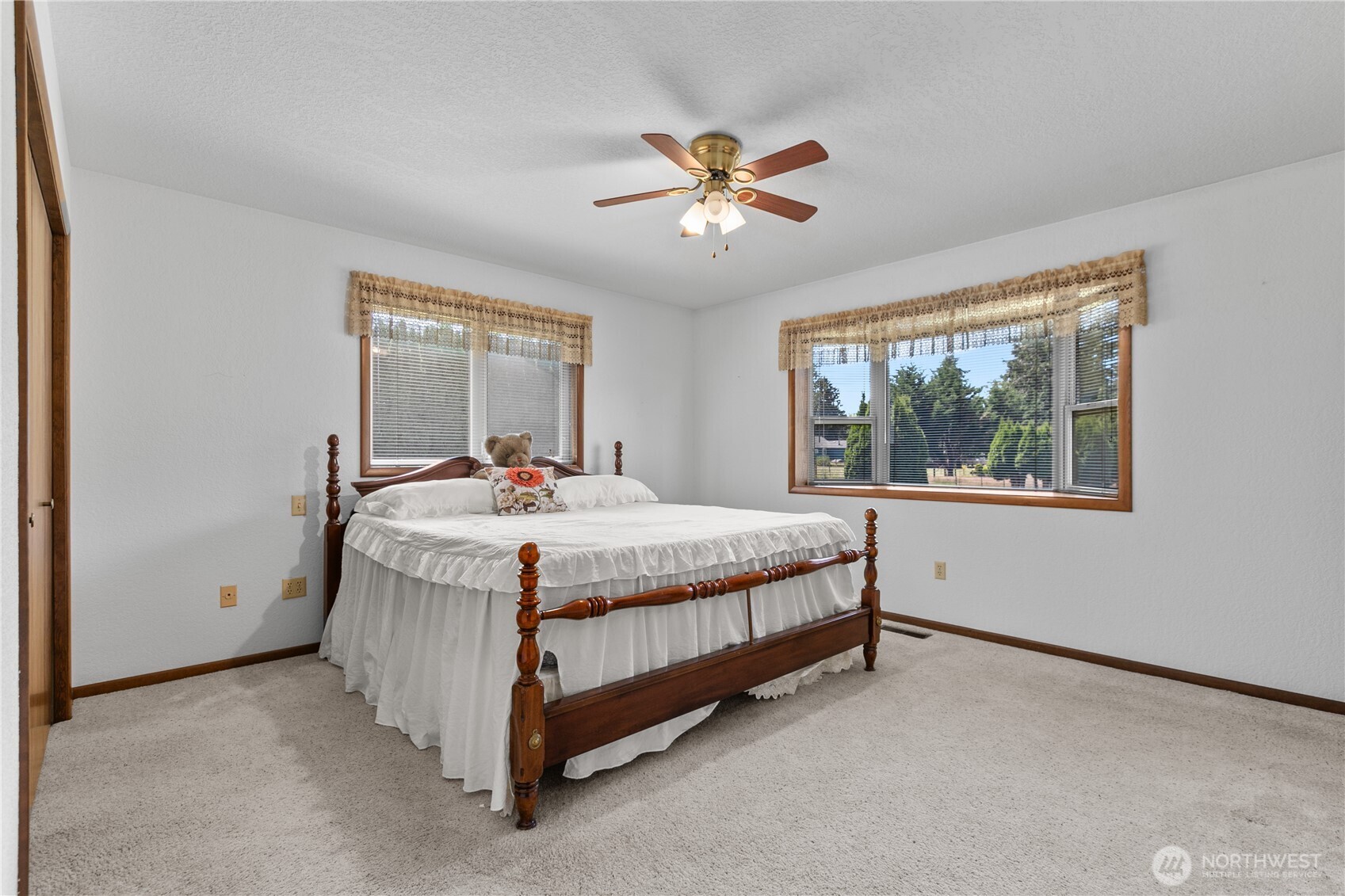 6929 Mission Road Everson, WA 98247 - Photo 13 of 36 a bedroom with a bed and window