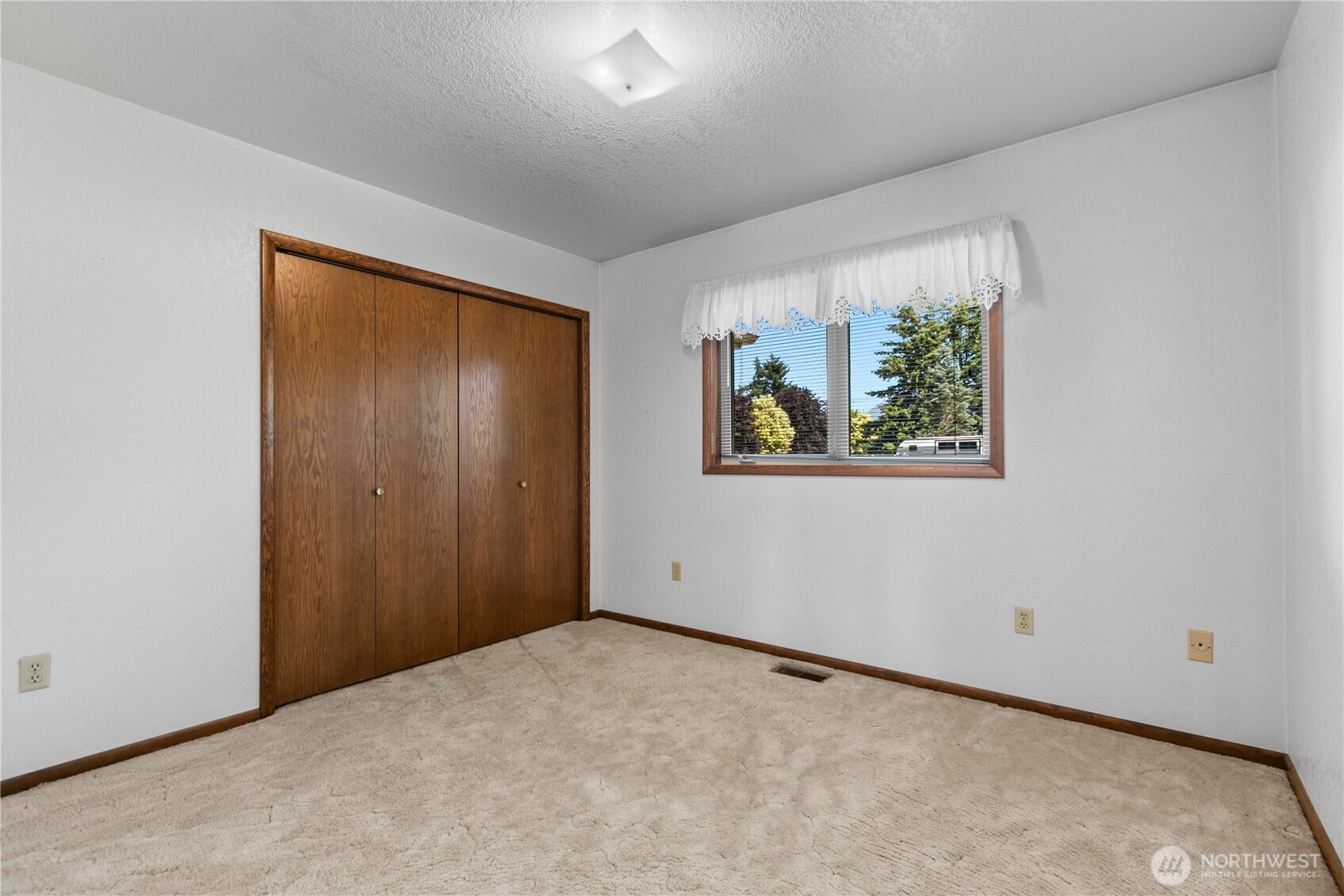 6929 Mission Road Everson, WA 98247 - Photo 16 of 36 an empty room with a window