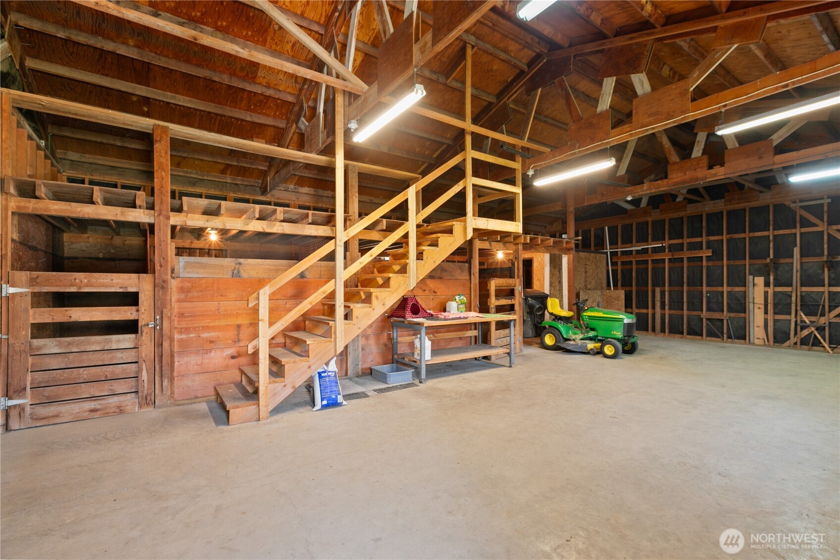 6929 Mission Road Everson, WA 98247 - Photo 29 of 36 a view of an empty room with furniture