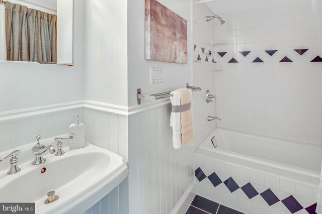 $1,016,000 | 8 West Maple Street, Alexandria, VA 22301