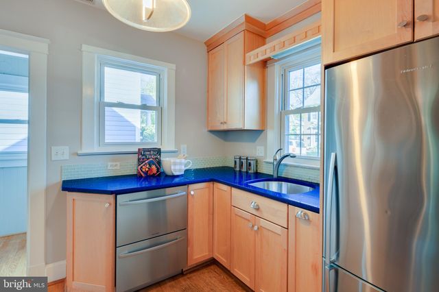 $1,016,000 | 8 West Maple Street, Alexandria, VA 22301