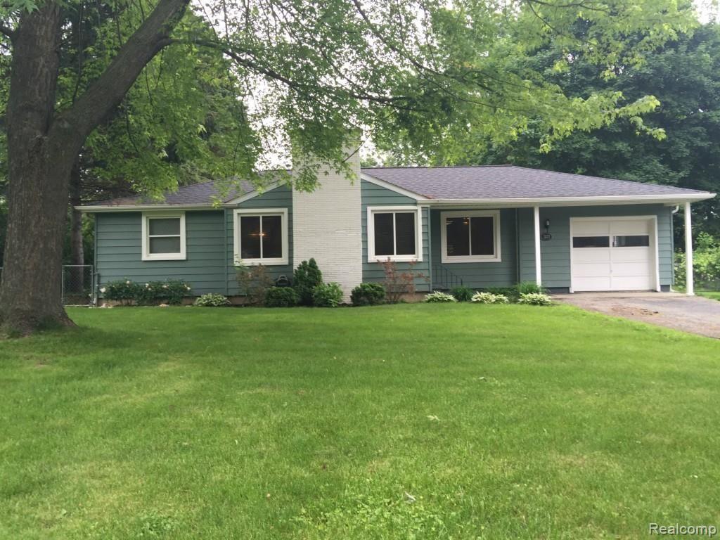 2122 Highfield Road Waterford, MI 48329 - Photo 1 of 29 2122 Highfield