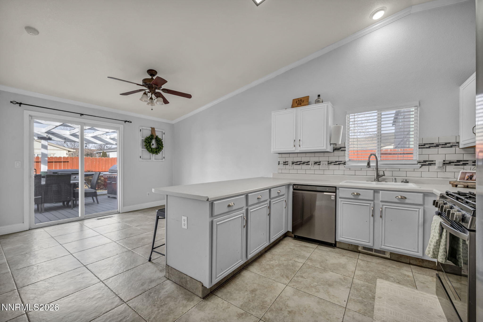 17527 Sunstone Court Reno, NV 89508 - Photo 6 of 25 30-web-or-mls-17527-sunstone-ct