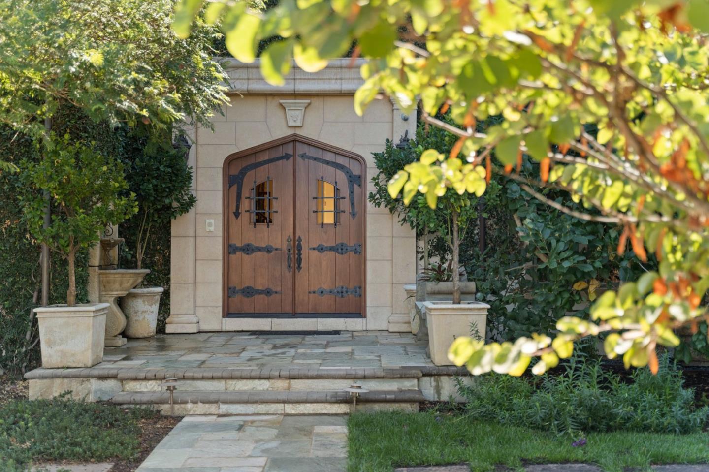 70 Joyce Road Hillsborough, CA 94010 - Photo 5 of 100