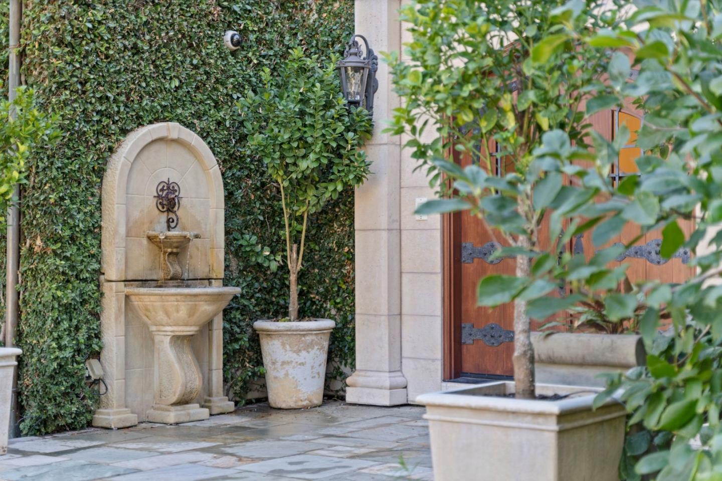 70 Joyce Road Hillsborough, CA 94010 - Photo 6 of 100