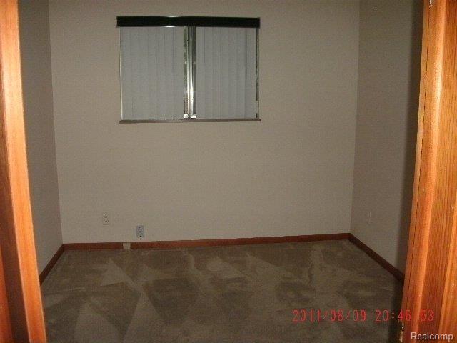 21141 Moross Road Grosse Pointe, MI 48236 - Photo 8 of 10 031
