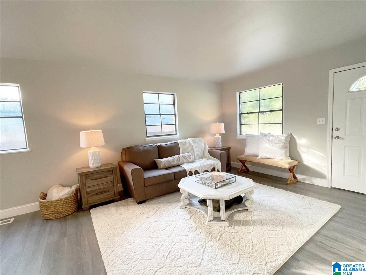 625 Pinewood Avenue Bessemer, AL 35023 - Photo 3 of 26