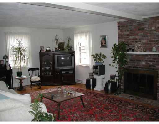 51 Amble Road Chelmsford, MA 01824 - Photo 6 of 10