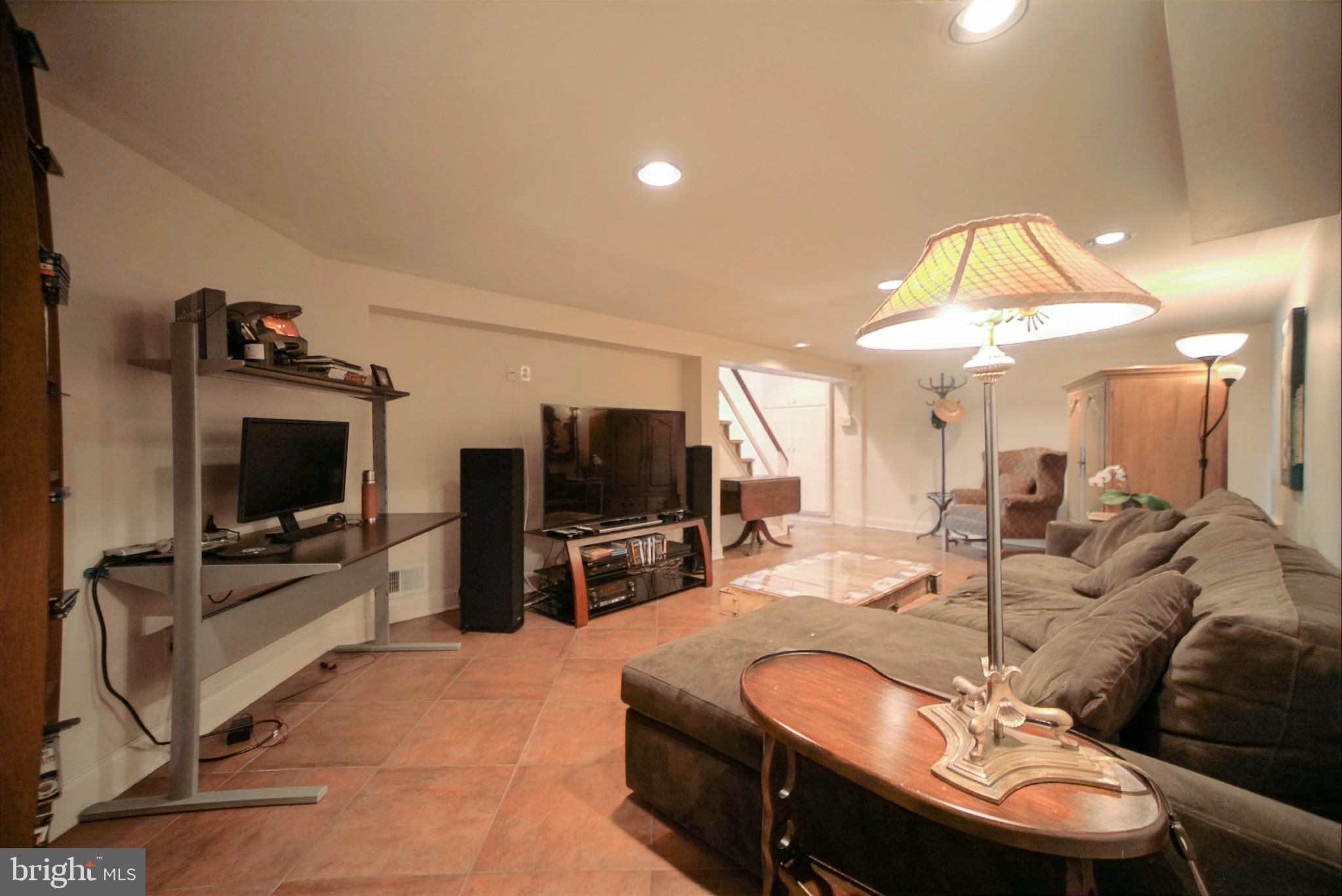 624 Paddock Road Havertown, PA 19083 - Photo 40 of 48 Recessed lighting
