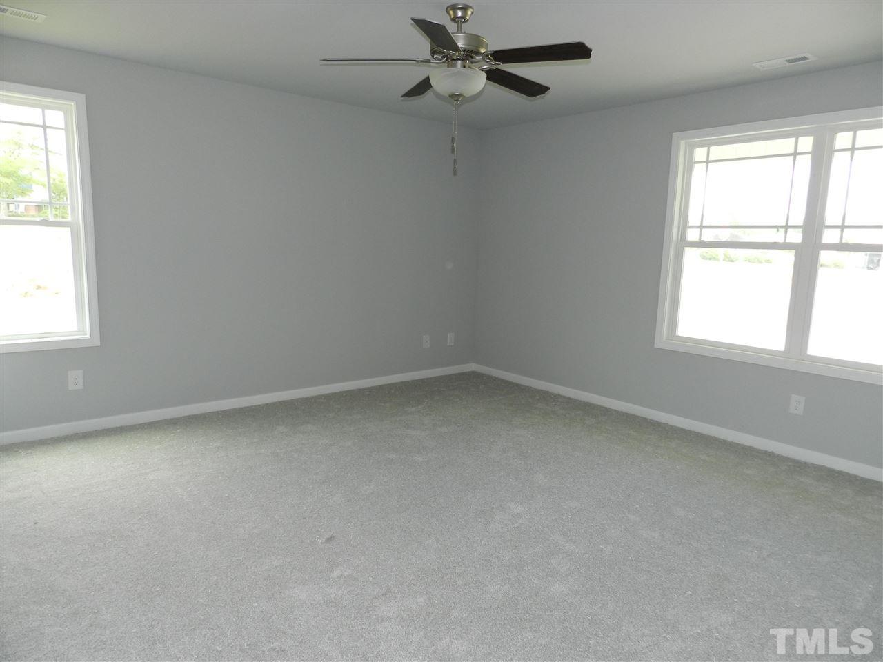 16 Winter Red Way Benson, NC 27504 - Photo 3 of 13 Gallery Image 3