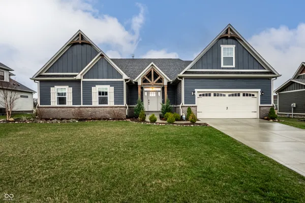 $639,900 | 2117 West Bedrock Lane, Greenfield, IN 46140
