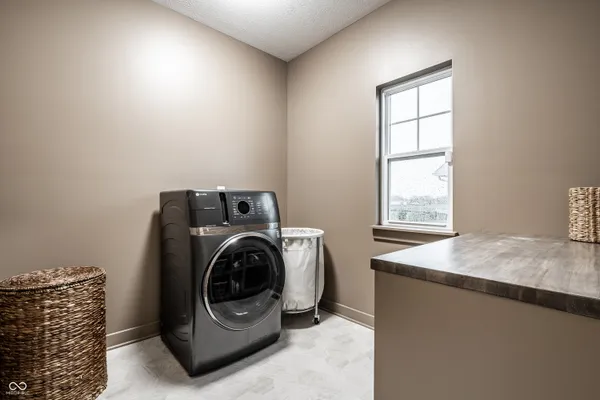 $639,900 | 2117 West Bedrock Lane, Greenfield, IN 46140