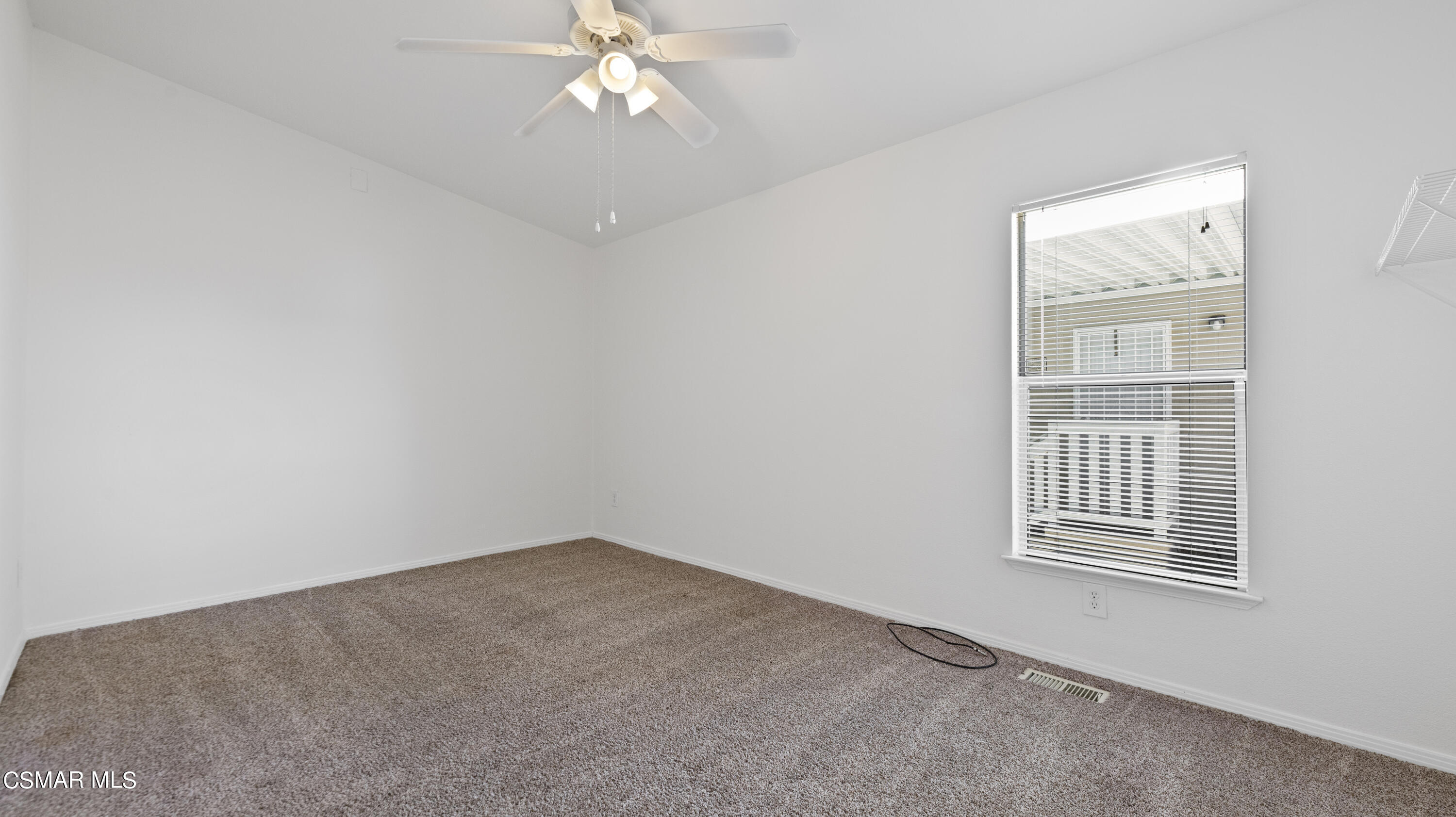 195 Tierra Rejada Road, Unit 30 Simi Valley, CA 93065 - Photo 12 of 36 195 Tierra Rejada Rd Unit 30 - HsHProd-